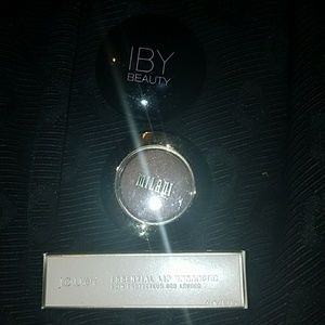 IBY, Milani, Jouer
